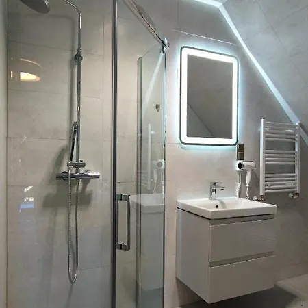 Pod Janowcem Nocleg ze śniadaniem 3*