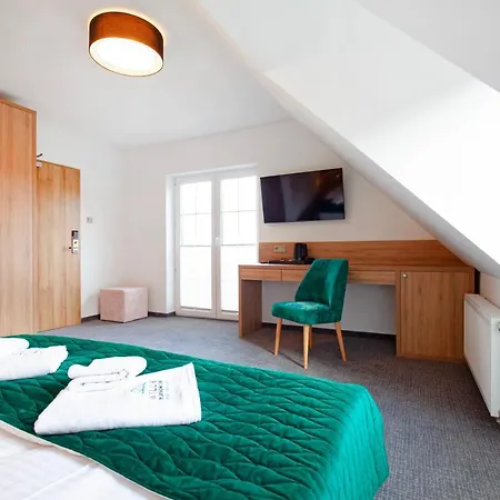 Pod Janowcem Sport - Rest & 3* Строне-Слёнске