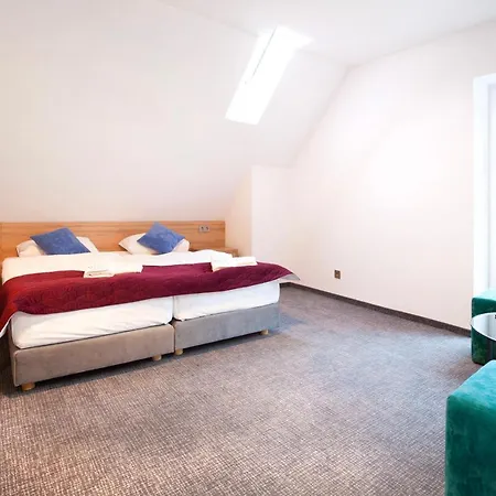 Pod Janowcem Sport - Rest & Отель типа 