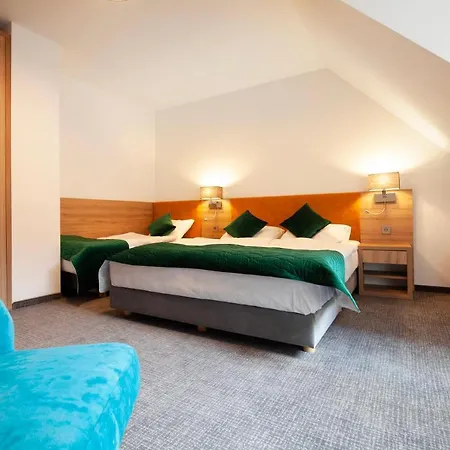 Pod Janowcem Sport - Rest & 3* Строне-Слёнске