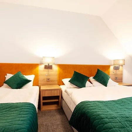 Pod Janowcem Sport - Rest & 3* Строне-Слёнске