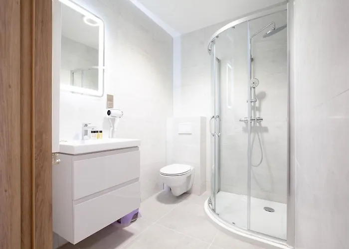 לינה וארוחת בוקר Pod Janowcem Sport - Rest &