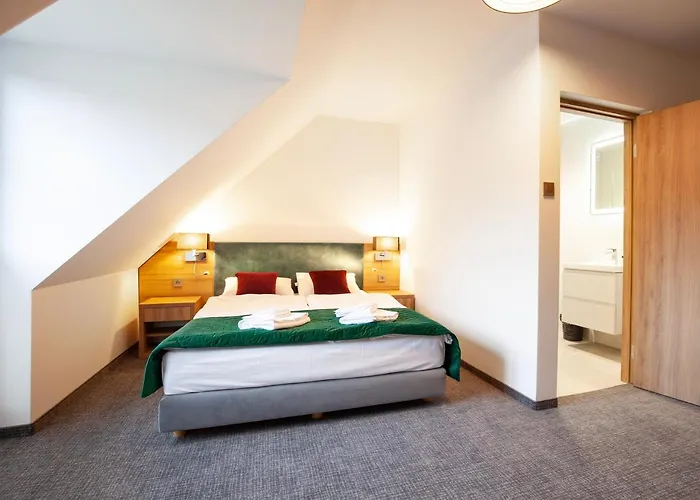 Pod Janowcem Sport - Rest & 3*