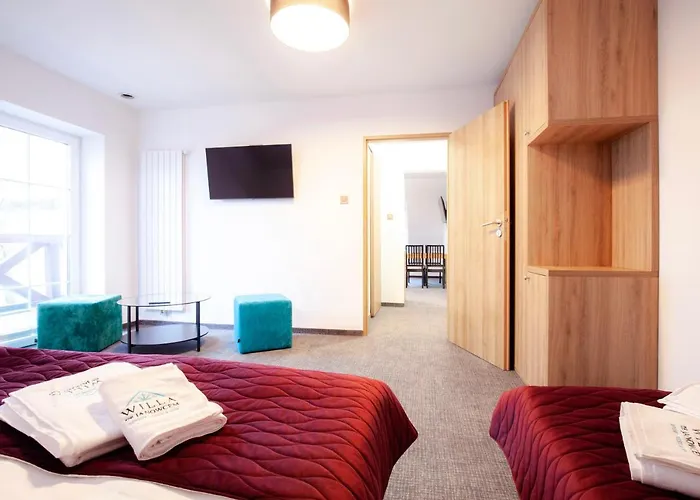 לינה וארוחת בוקר Pod Janowcem Sport - Rest & 3*