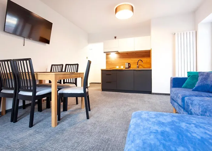 Pod Janowcem Sport - Rest & לינה וארוחת בוקר 3*