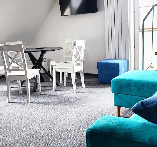 Pod Janowcem Sport - Rest & 住宿加早餐酒店 3*